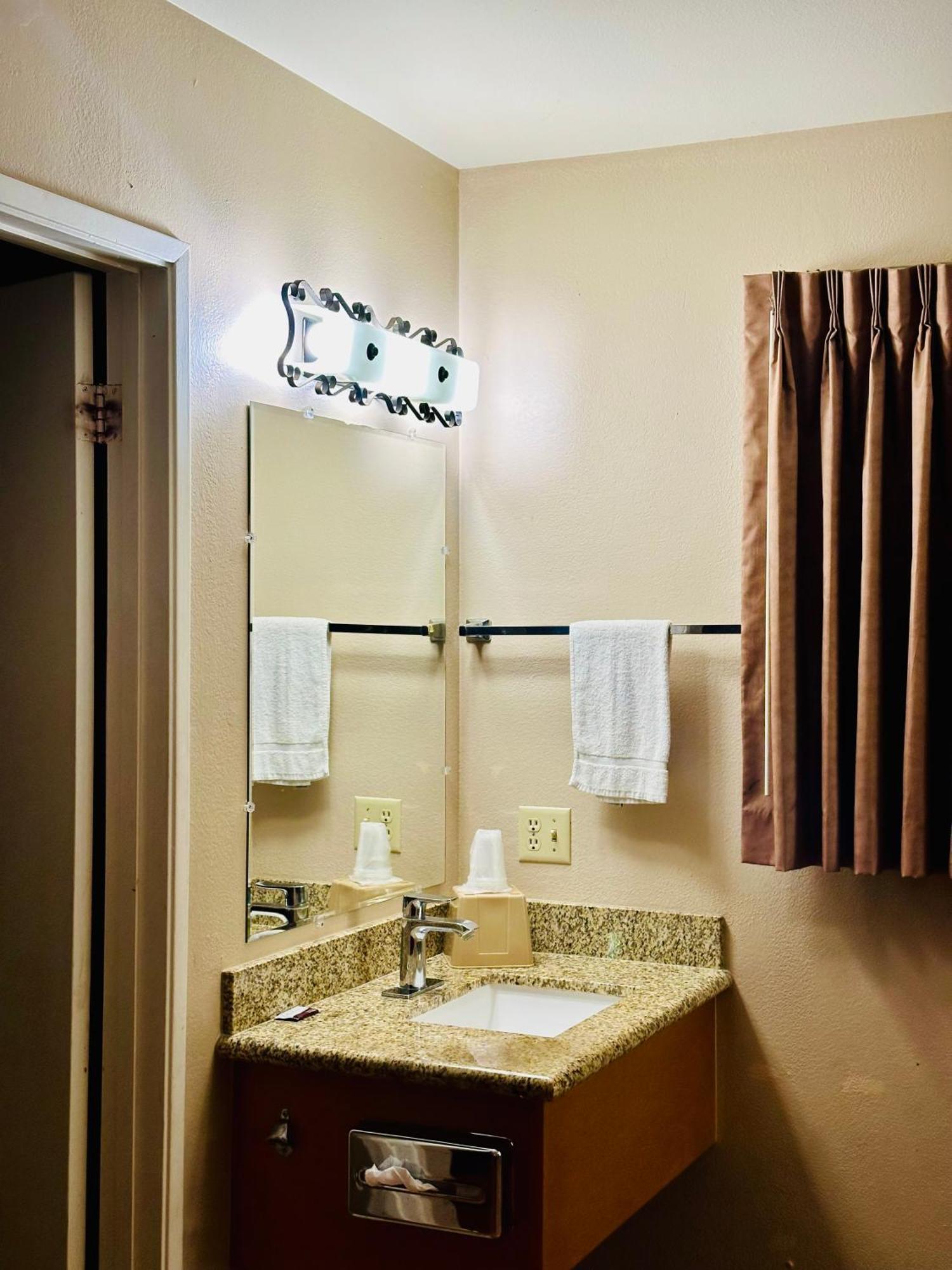 Franciscan Inn Motel Vista Extérieur photo